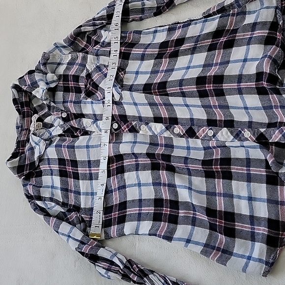 💙 NEVER WORN PLAID THIN FLANNEL BEACH COVER UP BUTTON UP - Picture 3 of 5